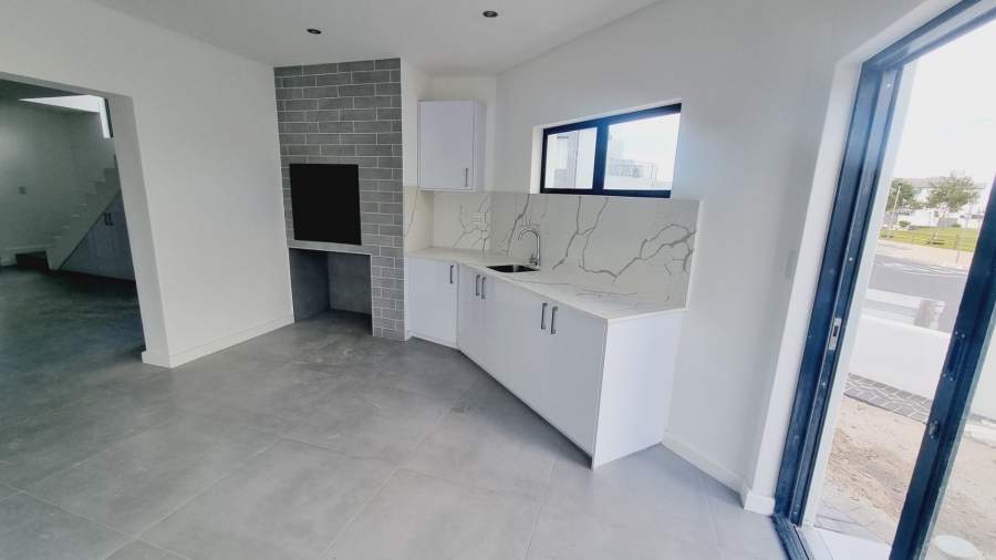 4 Bedroom Property for Sale in Sandown Western Cape